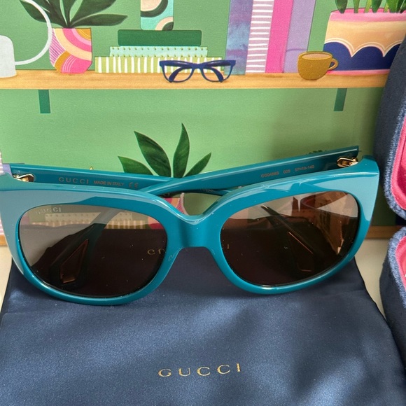 Gucci Sunglasses - Picture 14 of 15